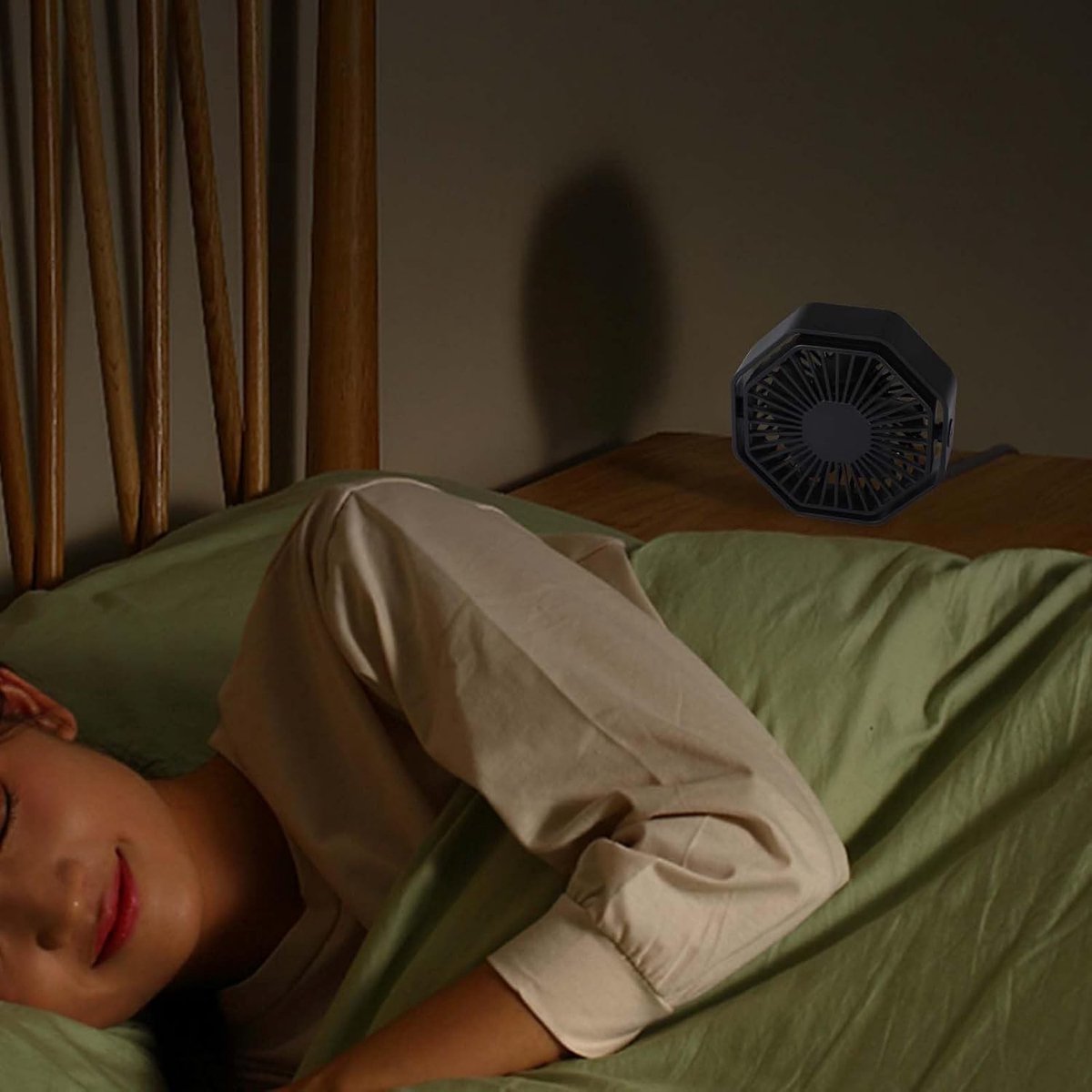 Draagbare USB-ventilator - Zwart - 12,3 x 12,3 x 5 cm - Compact en Stil - Voor Thuis, Kantoor en Camping