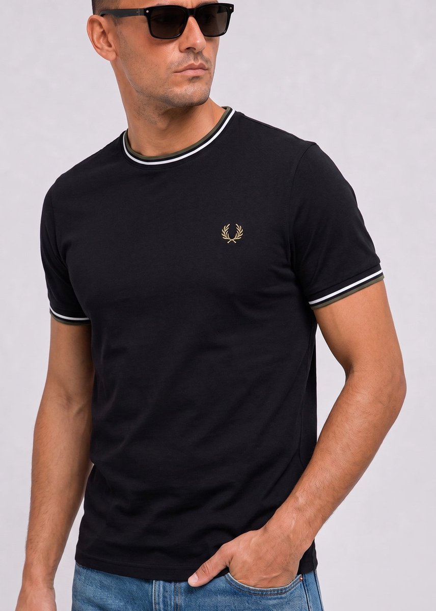Fred Perry Twin tipped t-shirt ecru laurel wreath Zwart