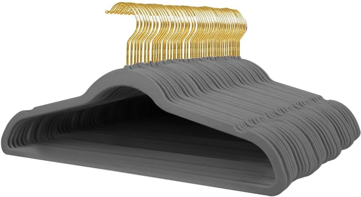 52 stuks fluwelen kleerhangers, 44 x 22,6 cm kleerhangers, antislip jurkhangers met schouderuitsparingen voor volwassenen donkergrijs - gouden haak