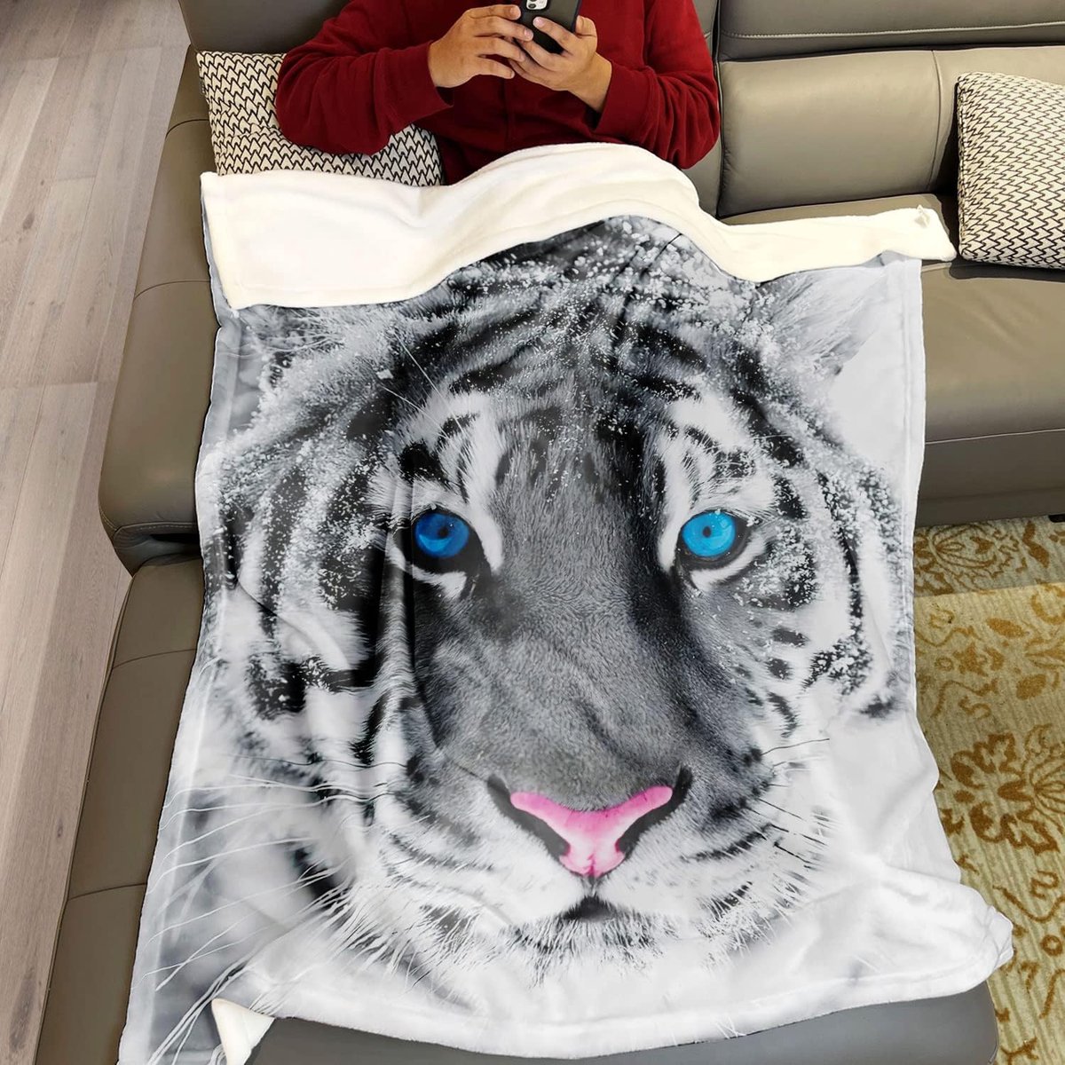 thick blanket soft warmth cosy flannel fleece sofa blanket lid blanket Siberian Tiger Blue Eyes 150 x 200 cm - ShopVlot