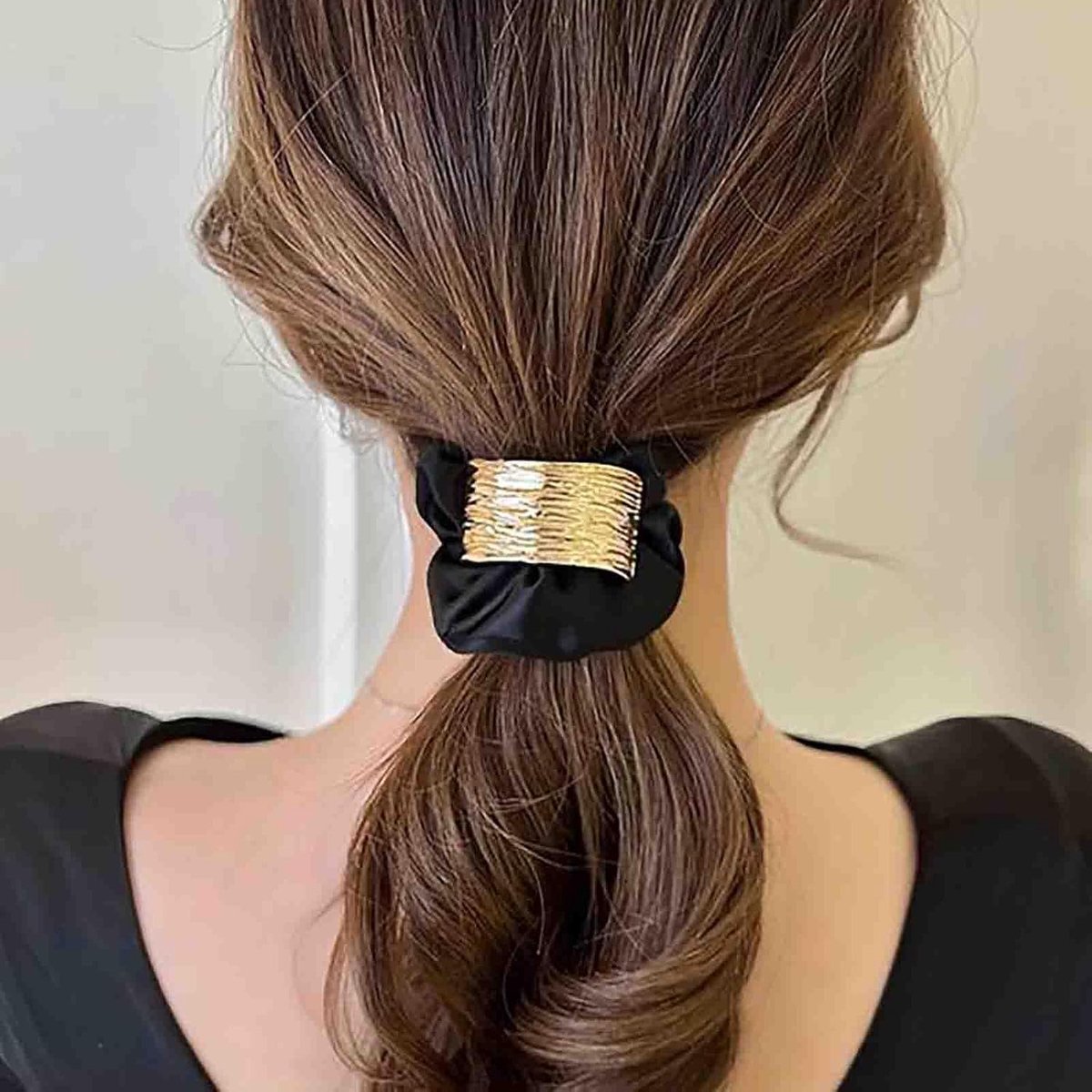 Scrunchie satijn zwart - elastisch - anti-kroes - ideaal voor alle haartypes - ShopVlot