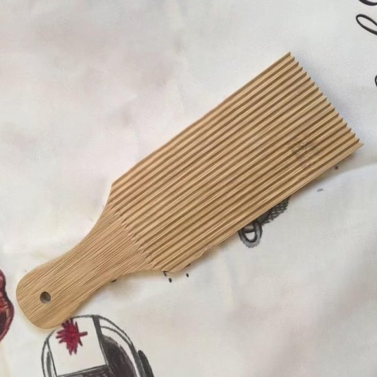Pastabord Beukenhout - Deegroller Gnocchi - Verse Pasta Maken - Speciale Groeven - 24 x 7 cm - Houtkleur — afbeelding 3
