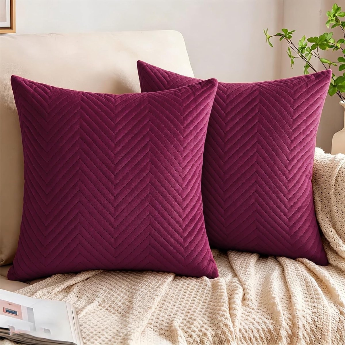Effen gewatteerde fluwelen kussenslopen 45 x 45 cm met verborgen ritssluiting, luxe woondecoratie voor bank, stoel en bed, koningsrood, 2 stuks