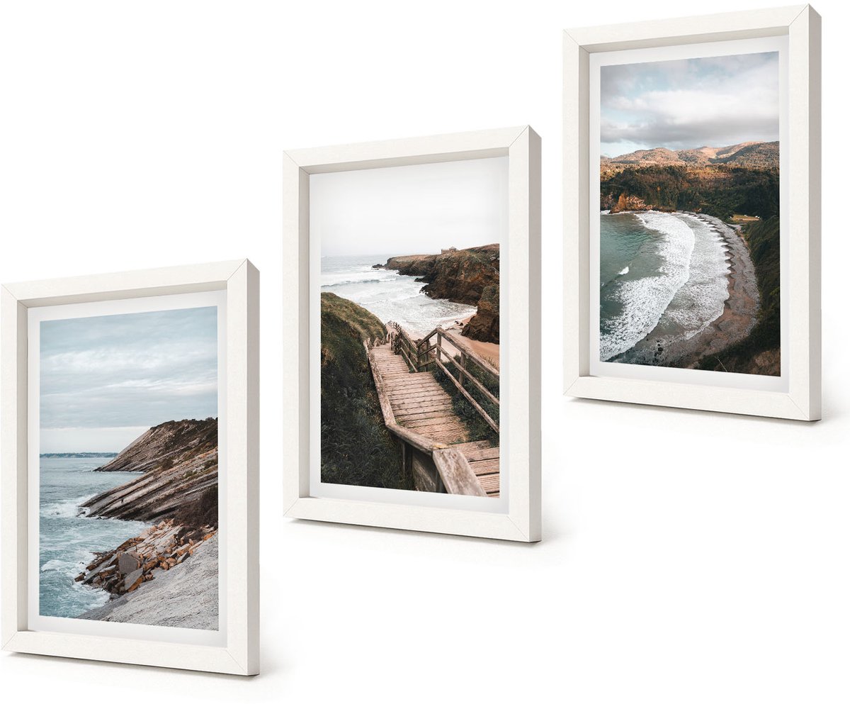 Coloray 3-Delige Schilderij Set - Uitzicht op zee met kliffen en strandlandschappen - 20x30 - Wanddecoratie - Schilderijen Set - Kantoor - Moderne Wanddecoratie