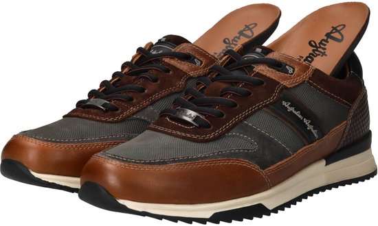 Bruine herensneakers van leer en textiel, met veters en uitneembare zolen.