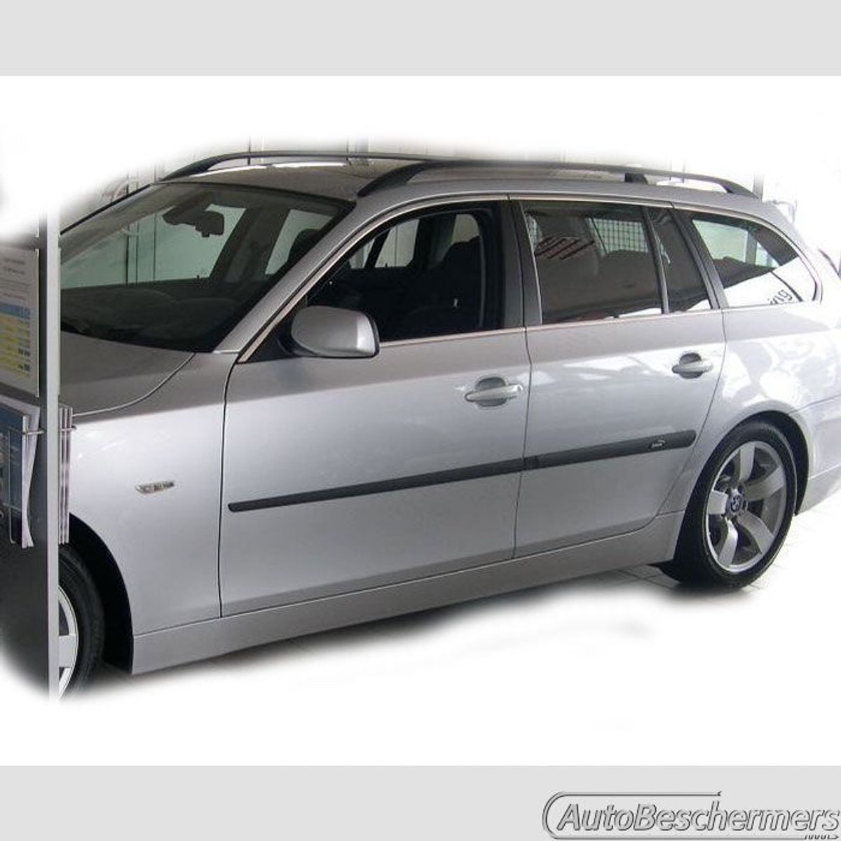 Stootlijsten set zwart voor BMW 5 Touring Type Touring 2003-2009. De stootstrips zijn zelfklevend. Set a 4 stuks. (#0015)