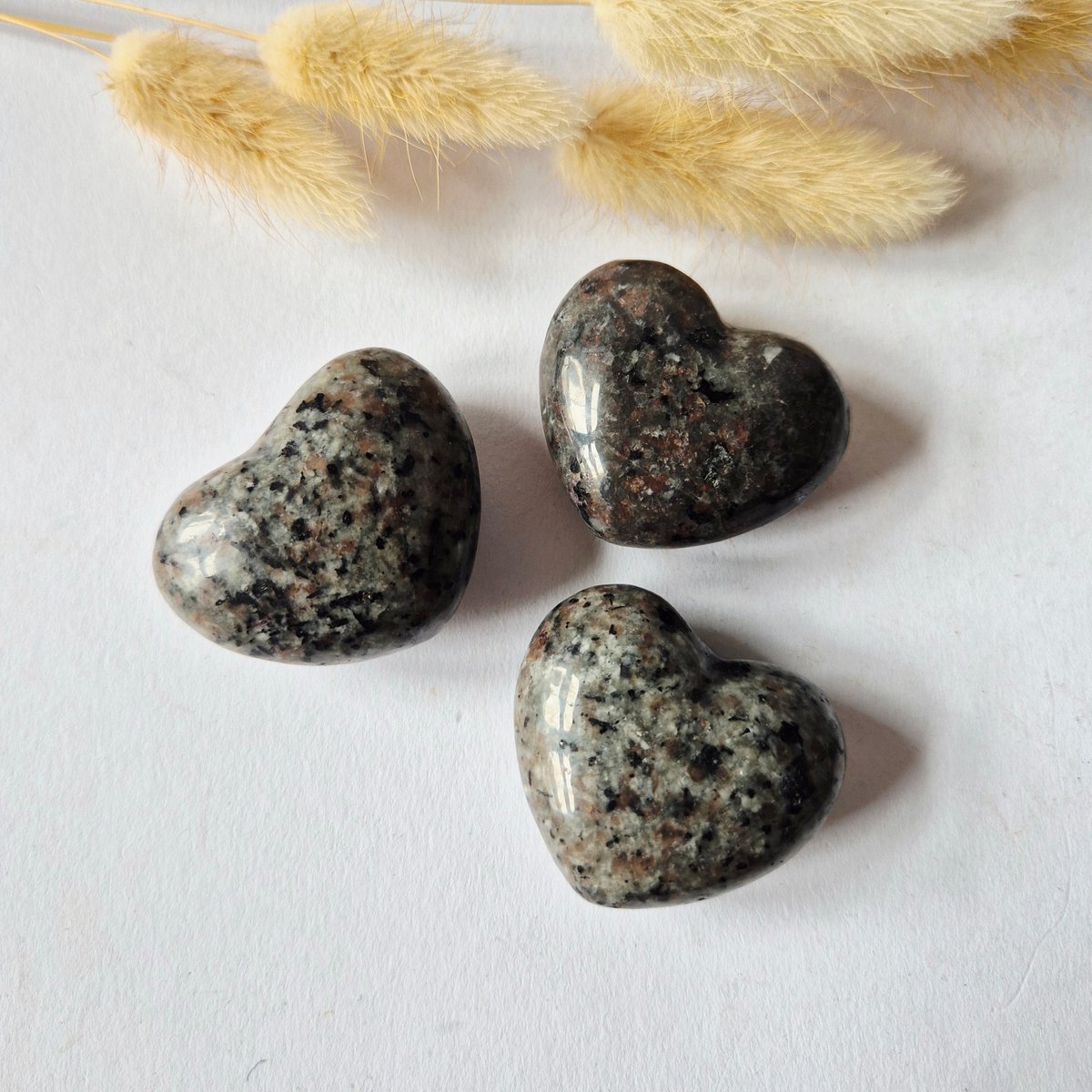 Edelsteen Bol Hartje Zaksteen 3-4cm – Yooperlite