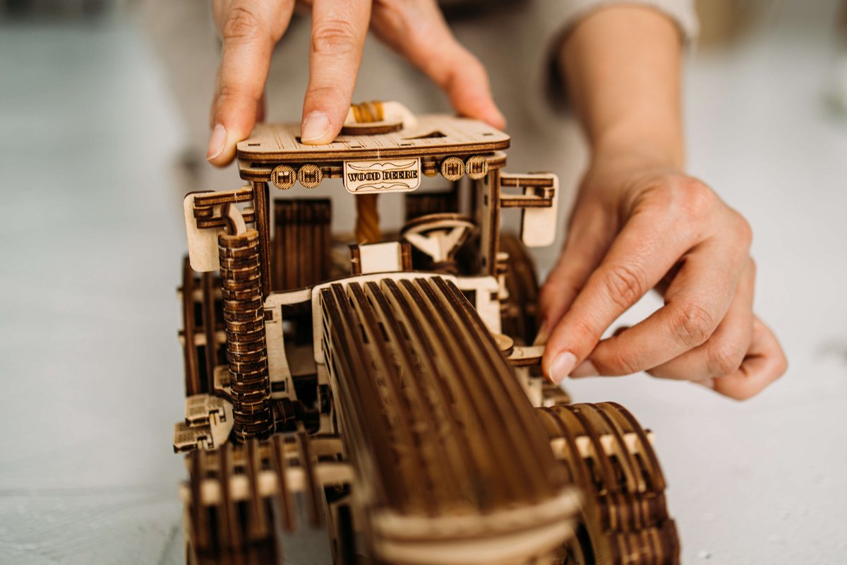 Wood Trick – Modelbouw 3D houten puzzel – Tractor (WDTK006) – 401 stuks - Geen lijm noch verf nodig! — afbeelding 11