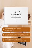 Een wit 'echo's' fotoboekje met gouden tekstballonnen die de inhoud beschrijven.
