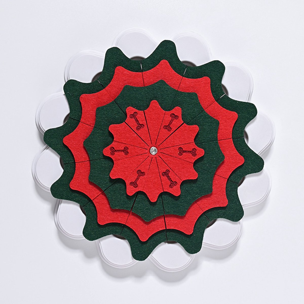 Claoner Kerst snuffelmat voor honden katten - Interactief puzzel speelgoed - Slow feeding met verstopte snackzakjes - 25cm - Groen Rood