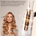 Blondine met glanzende krullen, met tijden 08:00 en 20:00. Gouden automatische krultang.