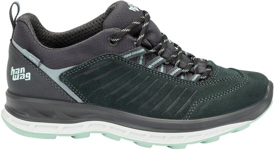 Chaussure de randonnée Hanwag vert foncé avec accents vert menthe, lacets et semelle blanche.