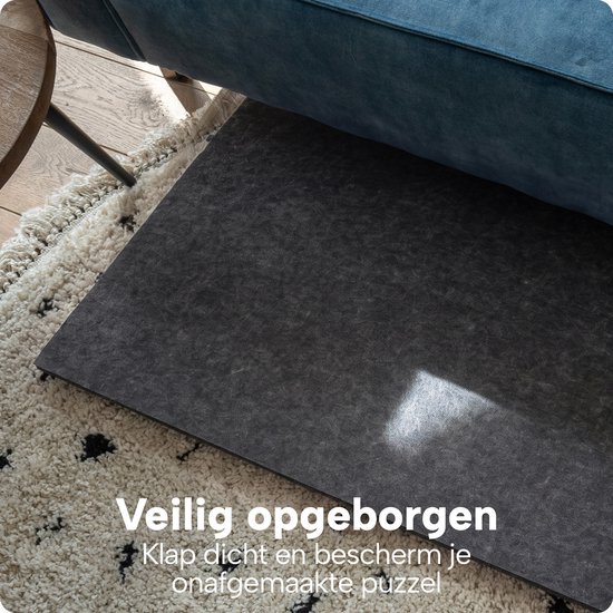 Donkergrijze vilten puzzelplaat die dichtklapt om onafgemaakte puzzels veilig te beschermen.