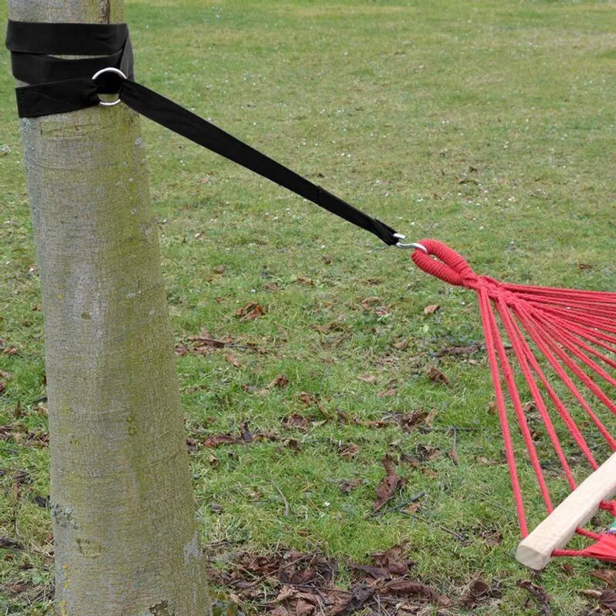 De installatieset Geschikt voor de boomhangmat bevat twee UV-bestendige polyester banden (2,5 meter lang x 5 centimeter breed) en twee stalen S-haken, Geschikt voor een draagvermogen van 250 kilogram.