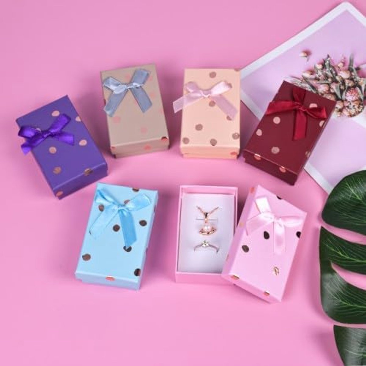 SnelShoppen - Pack van 24 Cadeauboxen voor Sieraden met Strik, Kartonnen Sieraden Dozen met Schuim Inleg, Kleine Rechthoekige Dozen voor Armbanden en