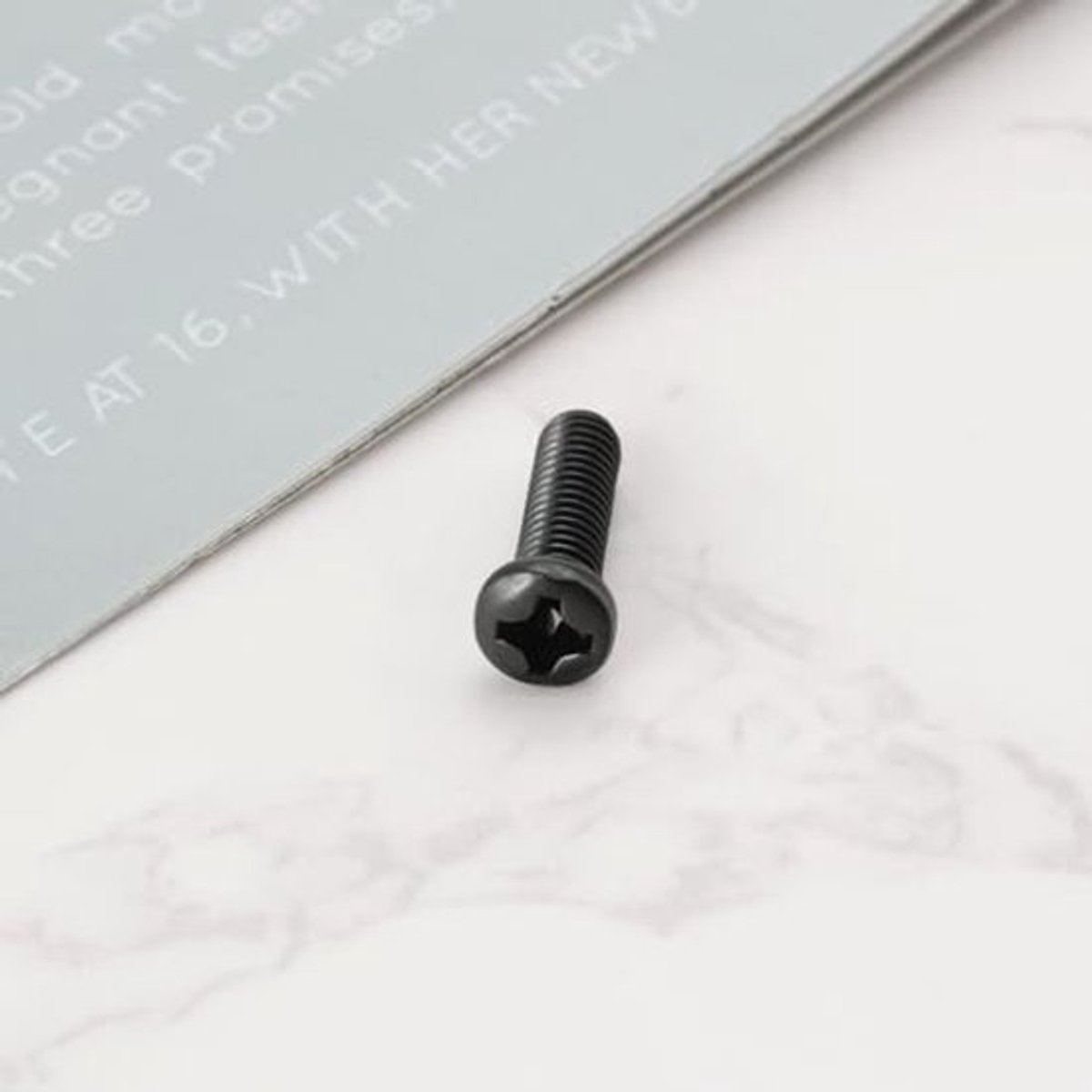10 stuks M4 x 14mm TV-standaardschroeven Vervangende schroeven van koolstofstaal Compatibel met Samsung BN96-38693A voor het bevestigen van de voet aan de tv