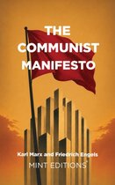 De kaft van 'The Communist Manifesto' toont een rode vlag die wappert boven gestileerde grijze gebouwen, met de tekst 'The Communist Manifesto' en de namen van de auteurs.