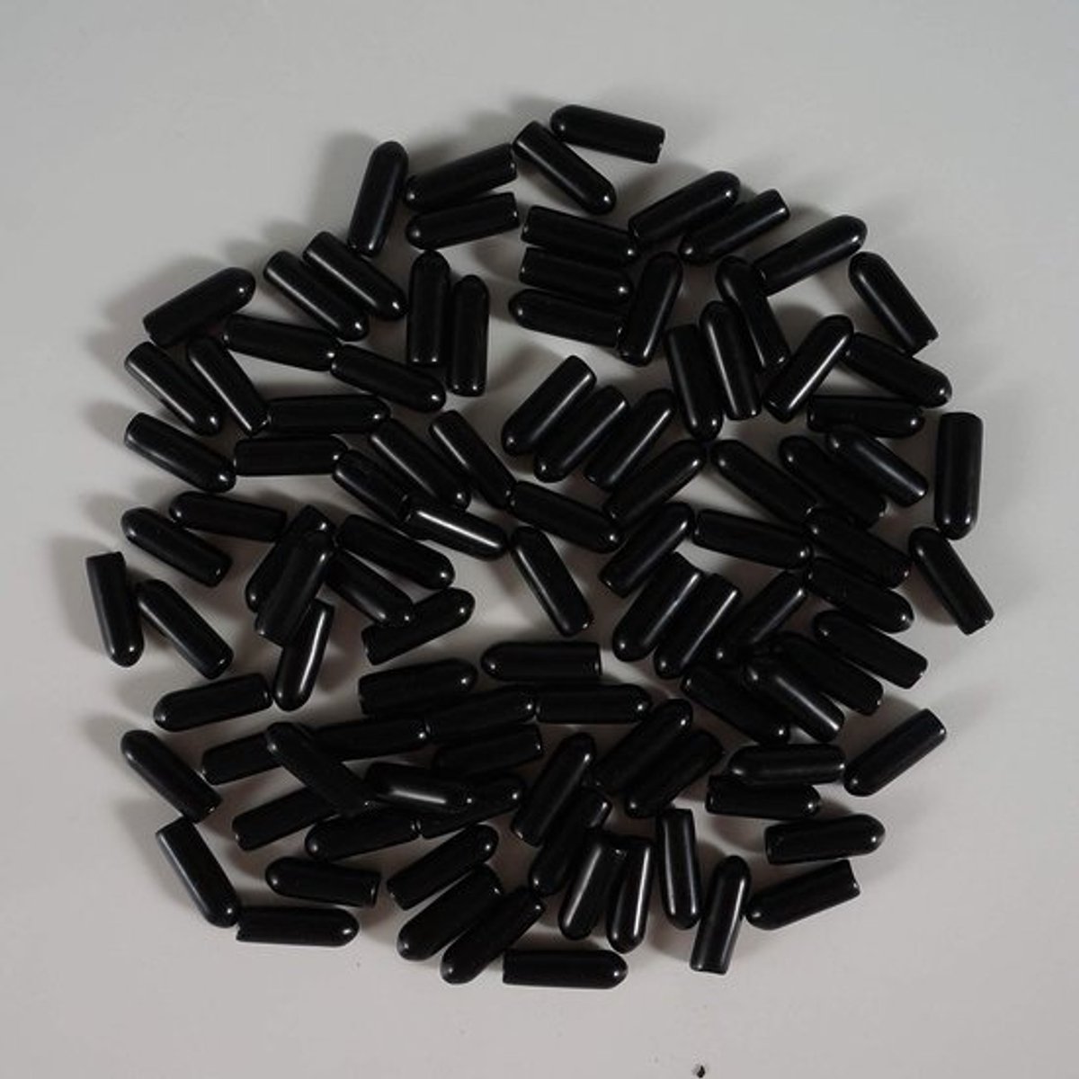 Draadbeschermers 100 Stuks - PVC-Rubber - Ronde Buis - Eindkap - Zwart - Afmetingen 25x21mm - Schroefkap