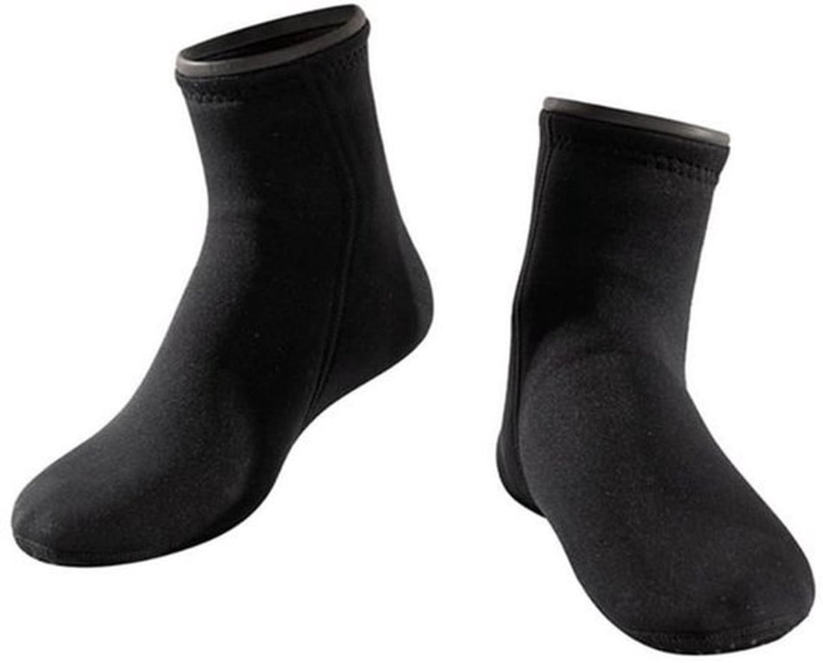[42-43] Herenmaat L wordt aanbevolen, één maat groter. 3 mm duiksokken, warm in bad, perfect om mee te duiken en te zwemmen.
