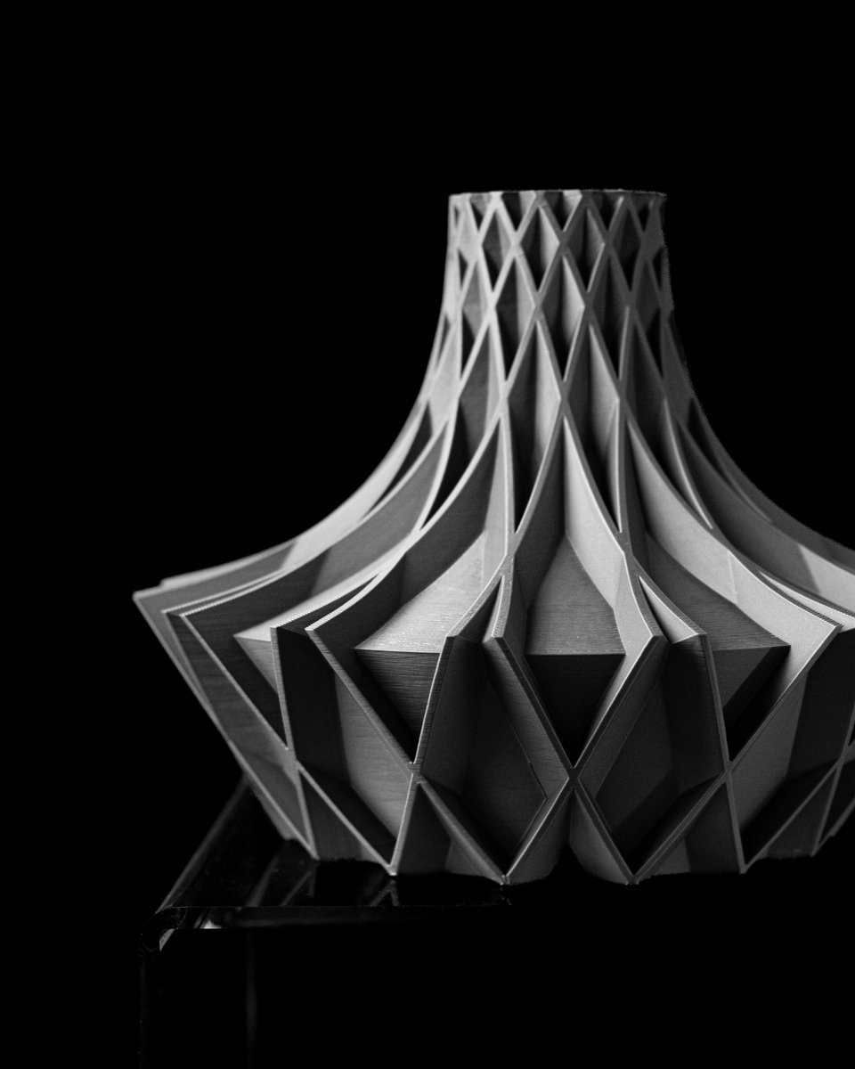 Skushy Vaas Arkanupdated - Geschikt voor Bouwbloemen - Japandi Designvaas voor Droogbloemen en Kunstbloemen - Sculpturale Decoratieve Vaas - Moderne Woondecoratie