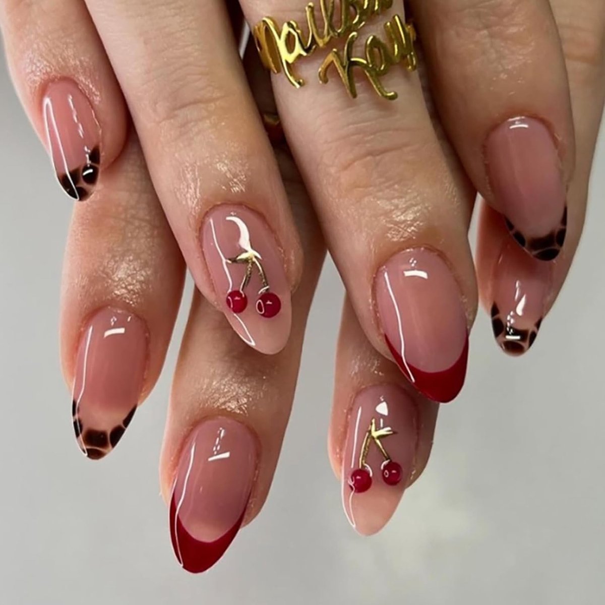 24 stuks French tip amandelvormige press-on nagels, roze vingernagels om op te plakken met 3D-kersen, elegant acryl, volledige dekking, kunstnagels, natuurlijk herbruikbaar, valse nagels voor vrouwen