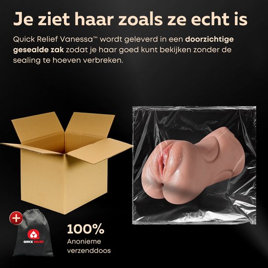 Een kartonnen doos naast een roze genitale prothese in een plastic zak, met een zwart stoffen zakje.