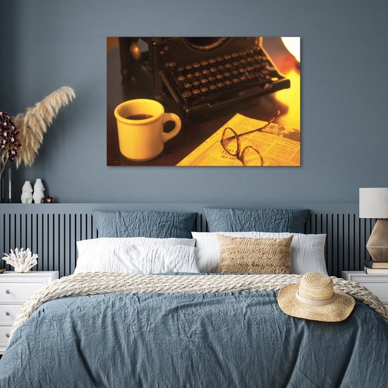 Machine à écrire avec du papier pour affiche de café