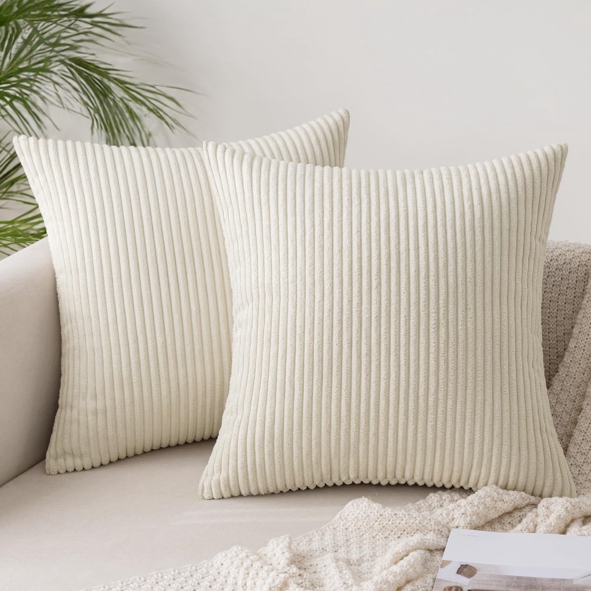 Omgoods - Set van 2 Corduroy Kussenhoezen 50 x 50 cm Milky White