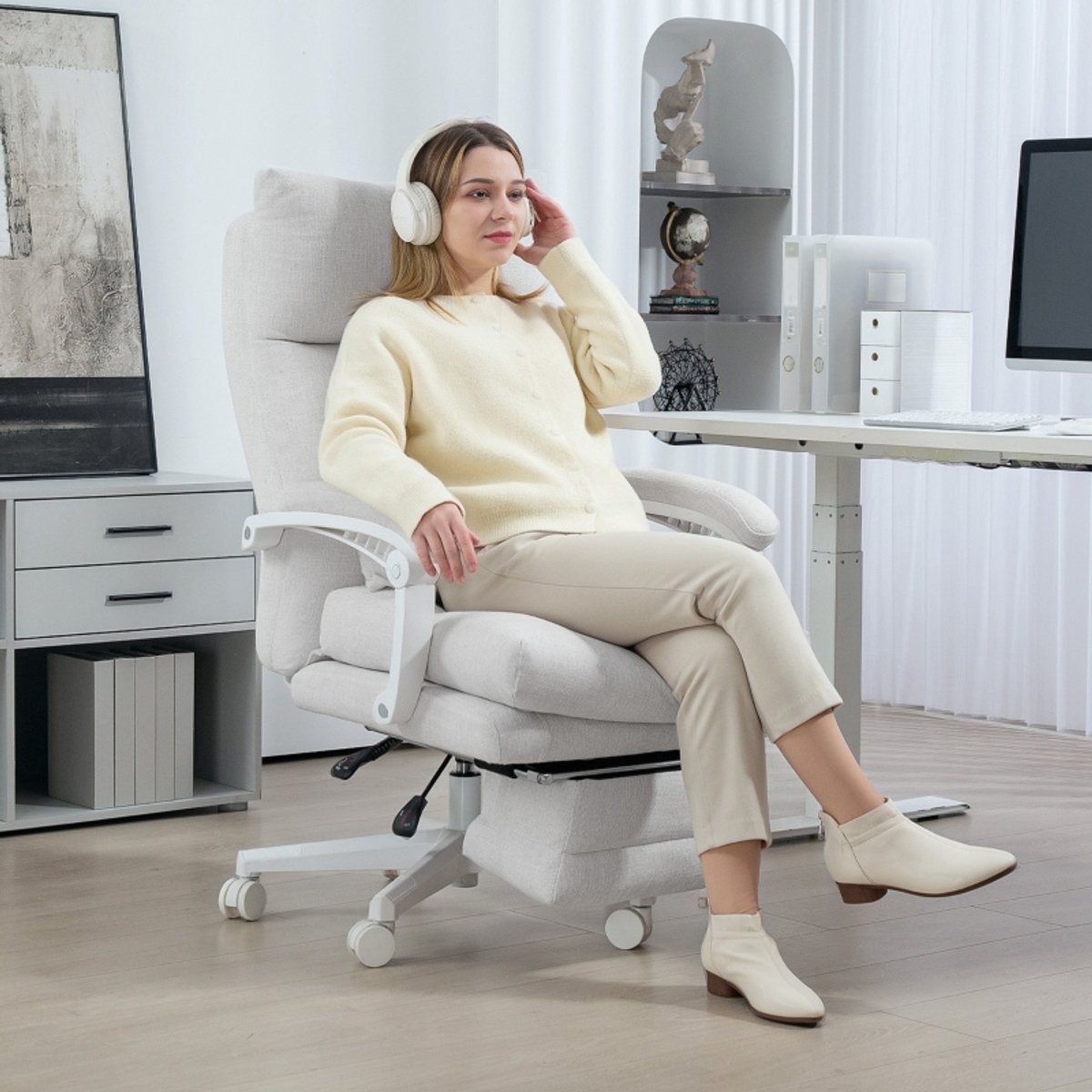 MODENUIT Bureaustoel 68 cm - Ergonomisch Met Lendensteun, Voetsteun En 160° Rugleuning - Voor Kantoor - Linnen Crèmewit