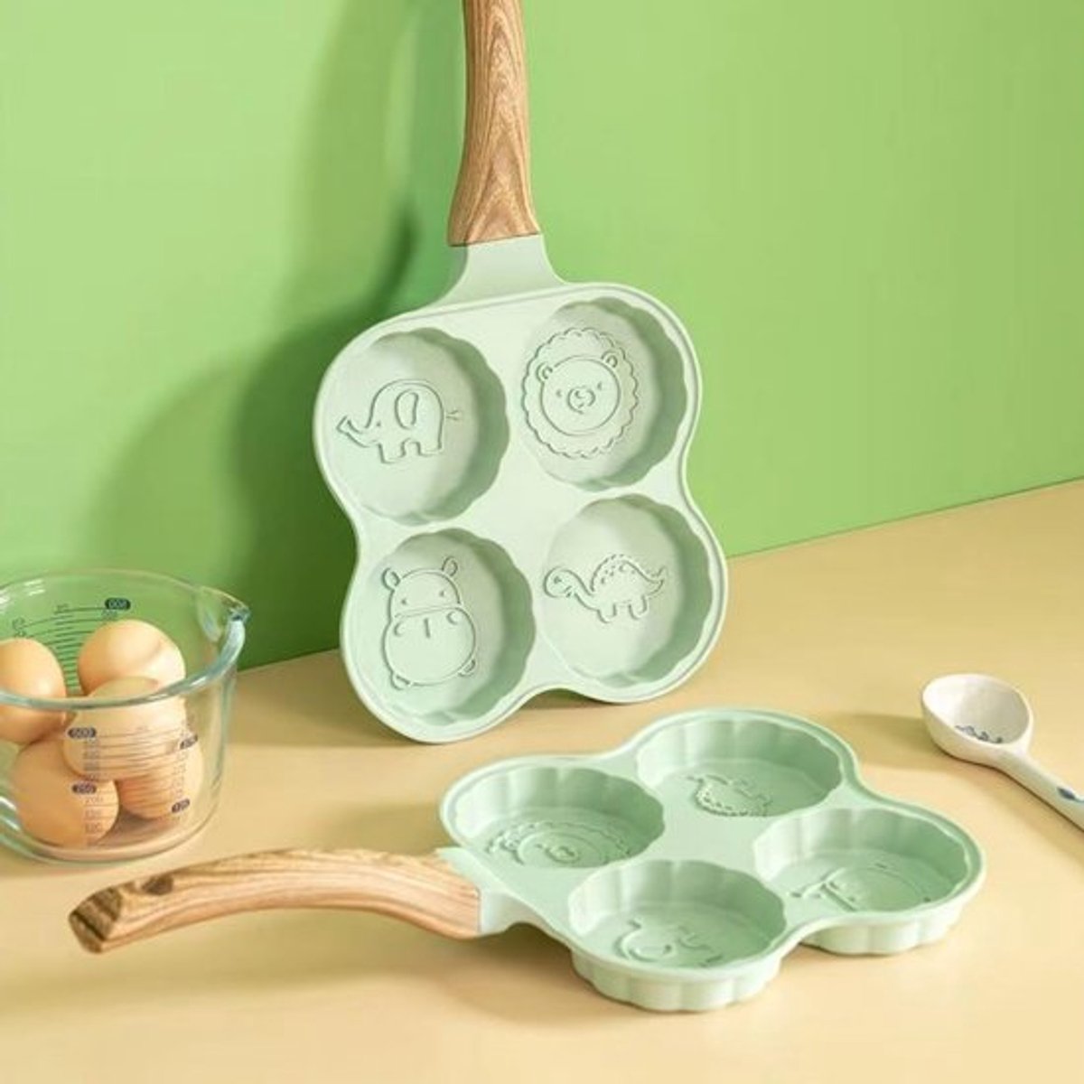 Omeletpannen met 4 kopjes, antiaanbak aluminium omeletpan, veelzijdige ontbijtpan, omeletpan voor het bakken van eieren en pannenkoeken, geschikt voor alle kookplaten