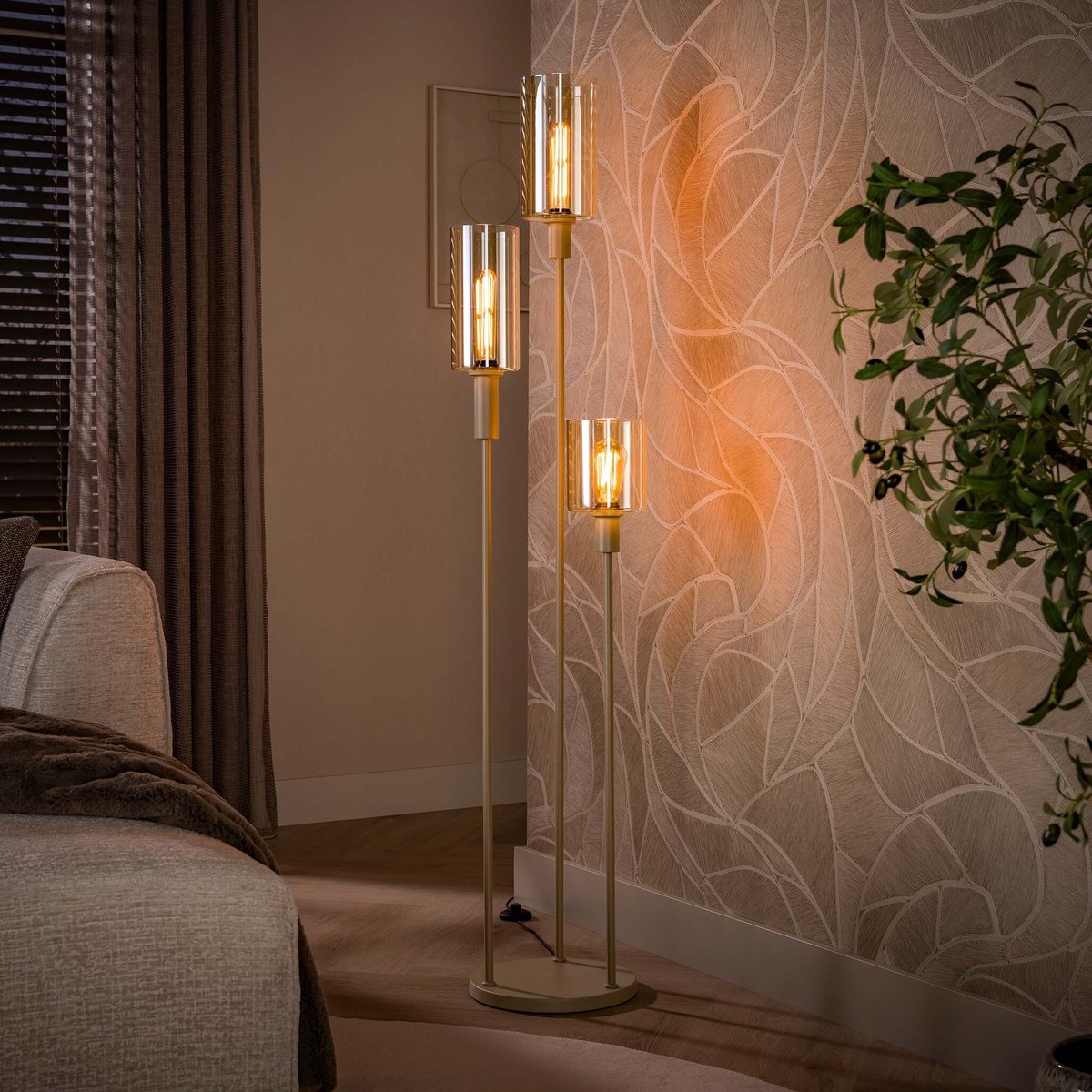 PS-Collection Vloerlamp Beige Glas Metaal Getrapt 3-lichts - Sepiora - vloerlampen woonkamer, staanlamp, vloerlamp zwart, vloerlamp industrieel, vloer lamp, staande lampen woonkamer, staande lampen, staande lamp industrieel