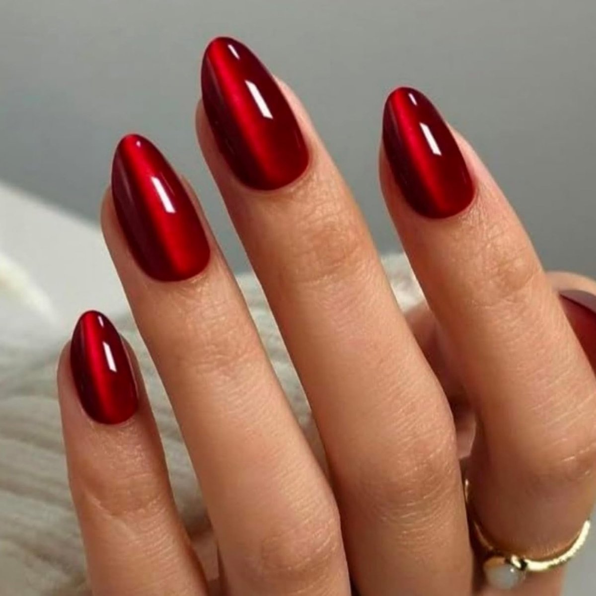 24 stuks nagels om op te plakken, kort amandel rood kattenoog glanzend press on nagels, eenvoudig glanzend kunstmatige vingernagels, elegante acryl full cover kunstnagels om op te plakken voor