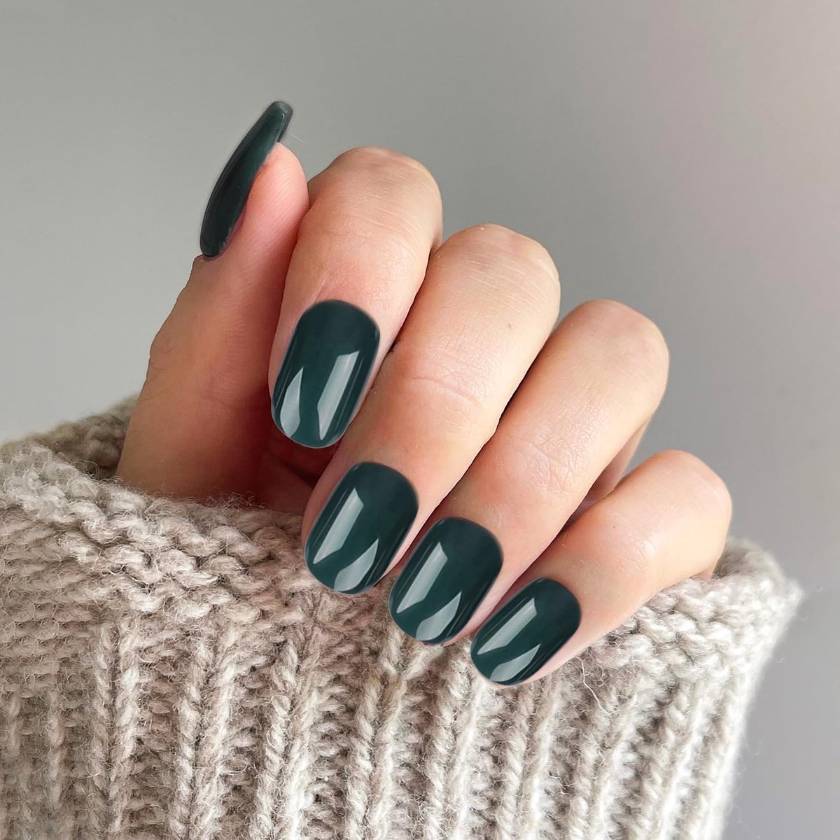 24 stuks nepnagels, korte nepnagels met lijm, druk op nagels verwijderbare lijm-op nagels tips voor Kerstmis Halloween Vrouwen Meisjes Nail Art Accessoires (Groen)