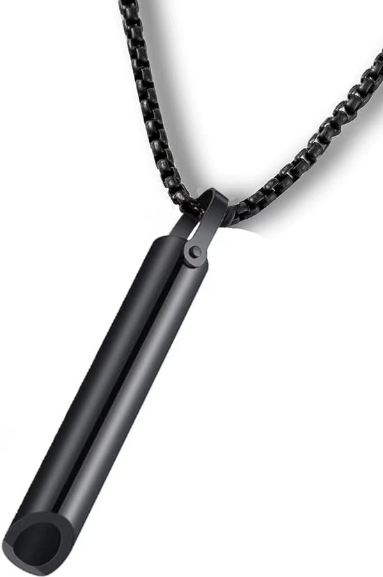 Zwarte buisvormige hanger met een zwarte, schakelketting.