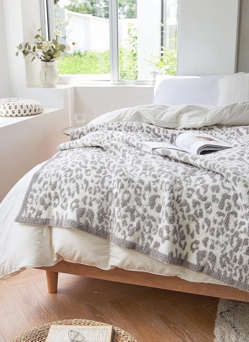 Fleece Deken - Zachte Plaid - Gezelligheid Thuis - Luxe Leopard Print - 134 x 177cm - Grijs