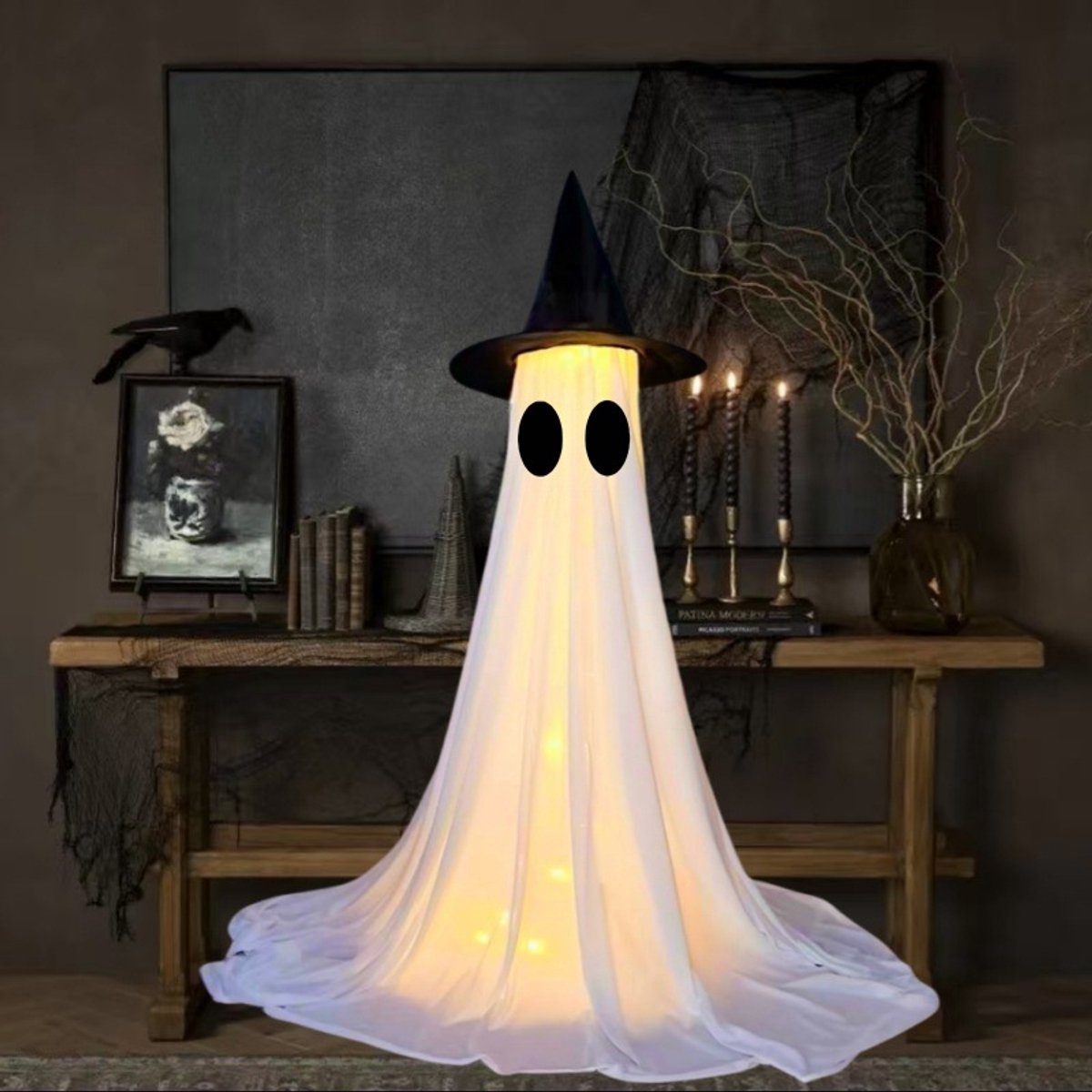 Ulisem - Halloween spookdecoratie - 1 set met led lichtsnoer en afstandsbediening - 120 cm groot hangend spook - Wit gaas met gloeiend effect - Stevig metalen statief - Geschikt voor entree, tuin en feest - Eenvoudig te installeren - L