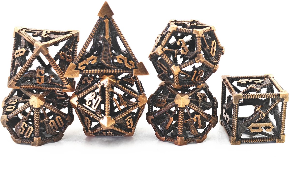 Lapi Toys - Dungeons and Dragons dobbelstenen - D&D dobbelstenen - D&D polydice - 1 set (7 stuks) - Metal dice - Metalen dobbelstenen - Metal hollow dice - Met blade design - Metaal - Goudkleurig