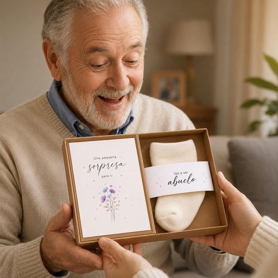 Zwangerschapsaankondiging geschenkdoos - Cadeau zwangerschap opa - Aankondigen baby - Met babysokken en kaart — afbeelding 2