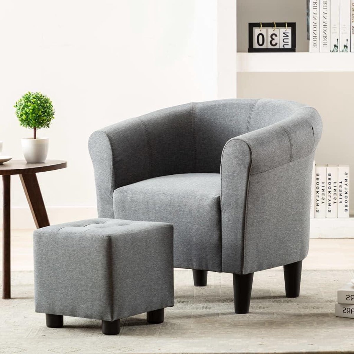 Chesterfield Stoel - Fauteuil Wachtkamer - Stijlvolle Inrichting - Compact Ontwerp - 70 x 56 x 66 cm - Lichtgrijs