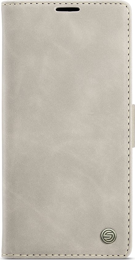 Beige telefoonhoesje, gesloten, met een subtiel logo.