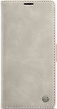 Beige telefoonhoesje, gesloten, met een subtiel logo.