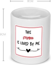 Akyol - this stepbro is loved by me Spaarpot - Broer - iemand die houdt van zijn stiefbroer - verjaardag - cadeautje voor broer - broer artikelen - kado - geschenk - 350 ML inhoud