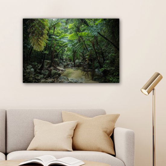 Canvas schilderij 180x120 cm - Wanddecoratie Riviertje in tropische jungle - Muurdecoratie woonkamer - Slaapkamer decoratie - Kamer accessoires - Schilderijen