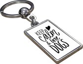 Keep Calm & Love Dogs - Sleutelhanger - Cadeau - Verjaardag - Kerst - Kado - Valentijn