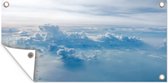 Tuinposter Luchtfoto van blauwe hemel met wolken - 60x30 cm - Tuindoek - Buitenposter
