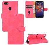 Voor Motorola Moto E6 Spelen Effen Kleur Huidgevoel Magnetische Gesp Horizontale Flip Kalfsstructuur PU Lederen Case met Houder & Kaartsleuven & Portemonnee (Rose Rood)