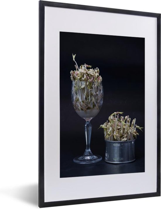 Photo en cadre - Germes de soja dans une cruche et un cadre photo en verre  noir avec... | bol.com