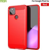 Voor Google Pixel 5a 5G MOFI Gentleness-serie geborstelde textuur koolstofvezel zachte TPU-hoes (rood)