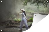 Tuinposter - Tuindoek - Tuinposters buiten - Vietnamese vrouw loopt met groenten - 120x80 cm - Tuin