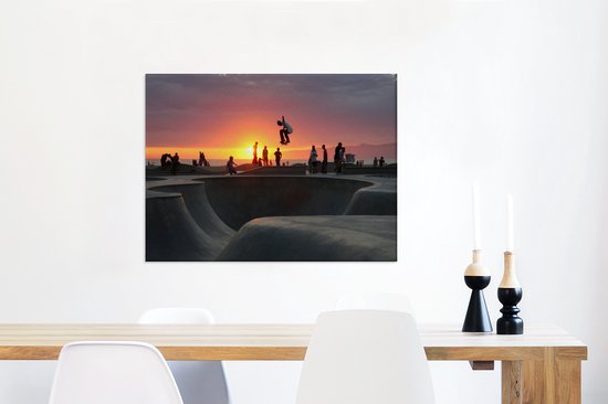 Canvas schilderij 80x60 cm - Wanddecoratie Skateboarders in Venice Beach bij zonsondergang - Muurdecoratie woonkamer - Slaapkamer decoratie - Kamer accessoires - Schilderijen op canvas